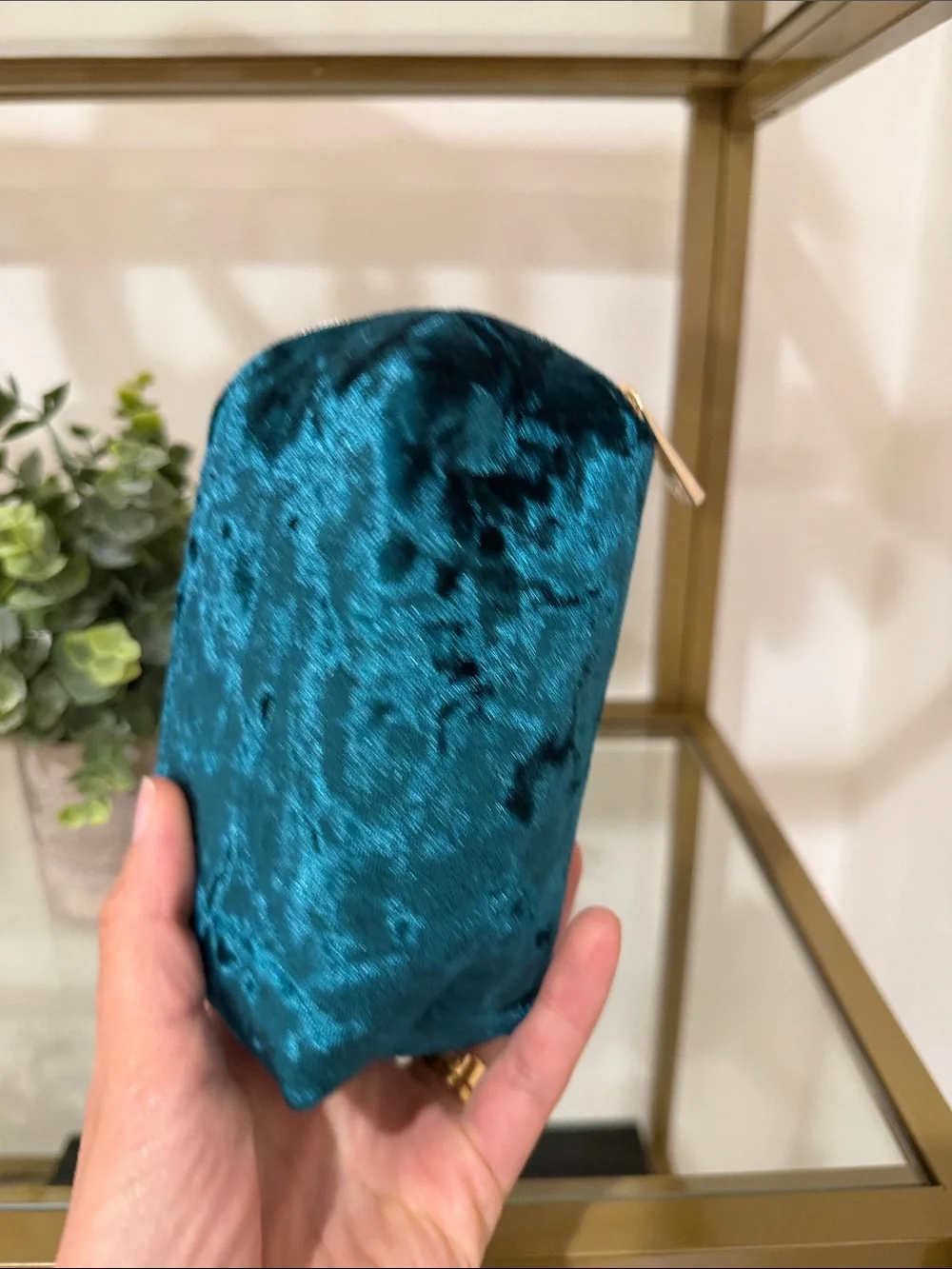 HR Velvet Cosmetic Pouch
